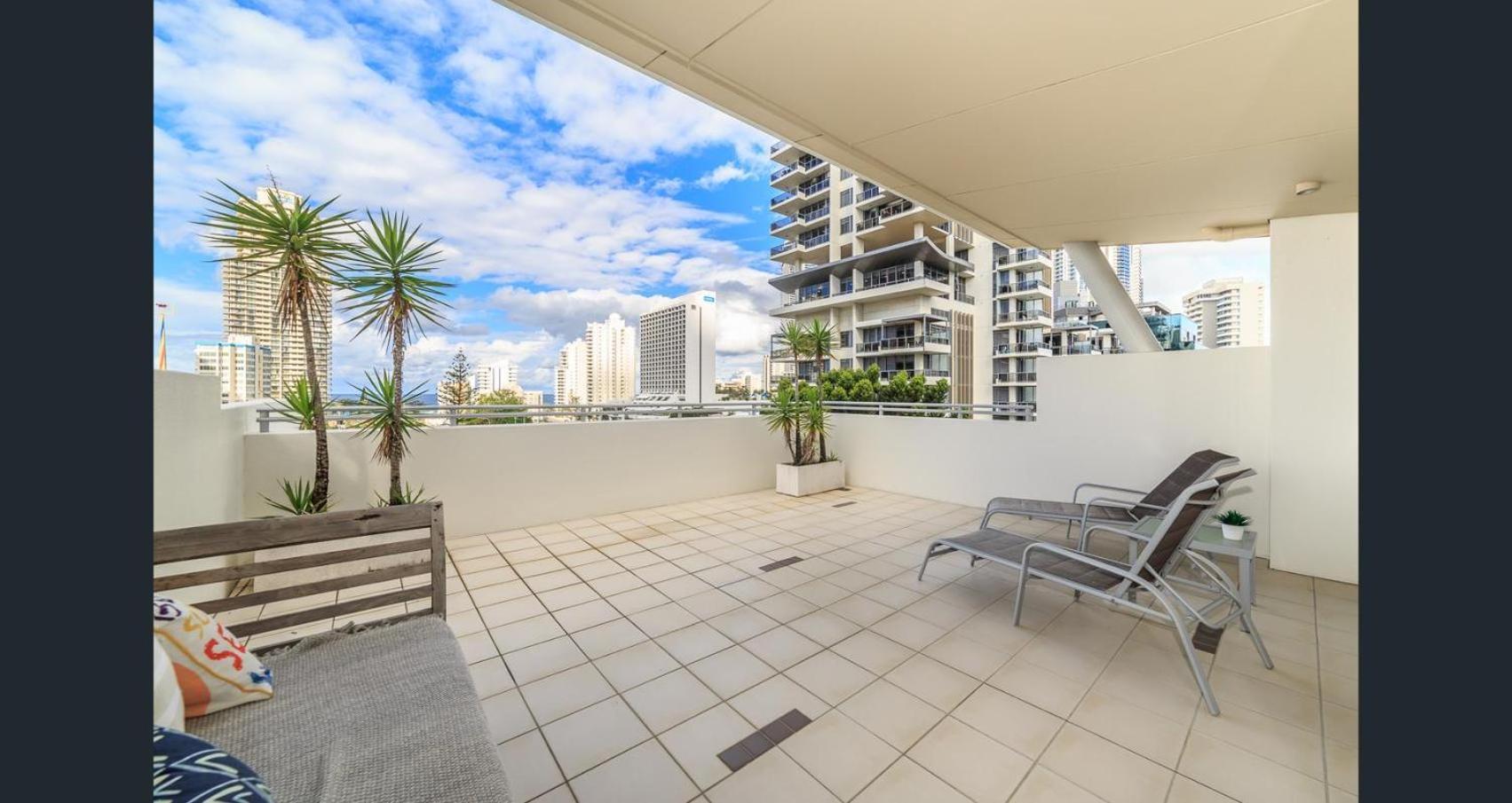 Aparthotel Trilogy Surfers Paradise